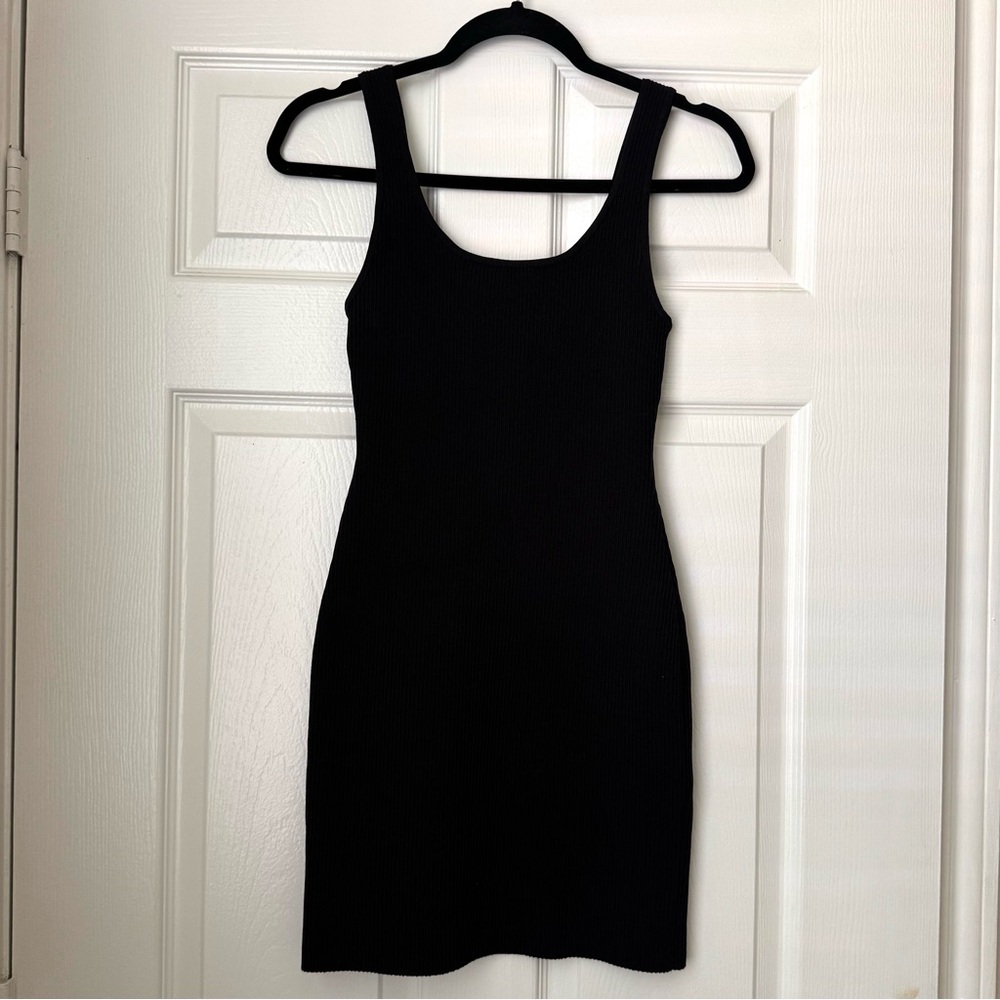 Aritzia Babaton Sculpt Knit Ribbed Black Dress Size XS - Picture 3 of 10